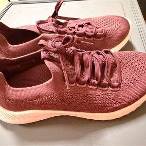 Maroon Women's Knit Sneakers
